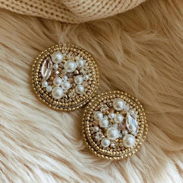 GOLD AND PEARLS BUTTONS