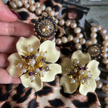 Load image into Gallery viewer, Corinna Earrings - Pale Yellow and lilac