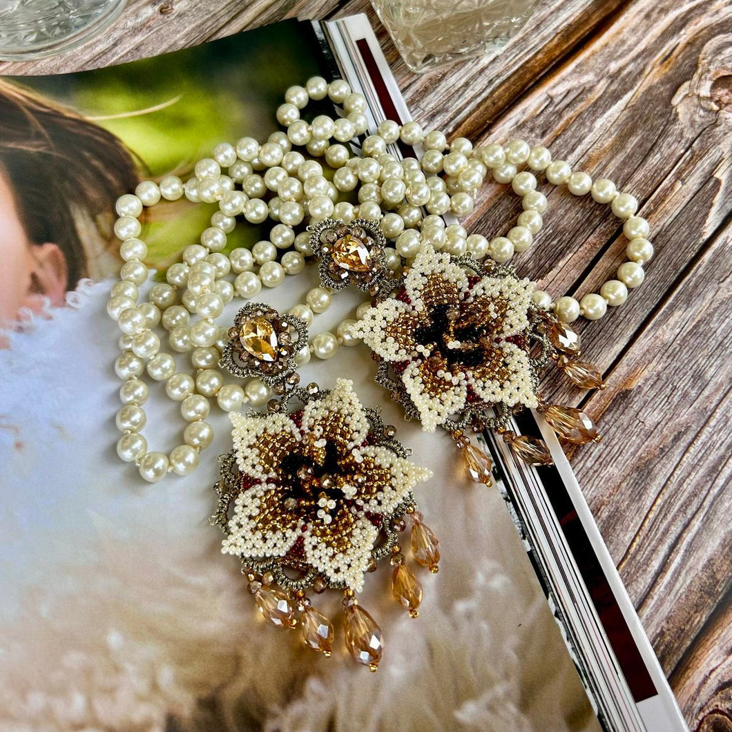 Beige and Brown Flower Earrings Lavativarios Online Store Beige and Brown Flower Earrings Lavativarios Online Store